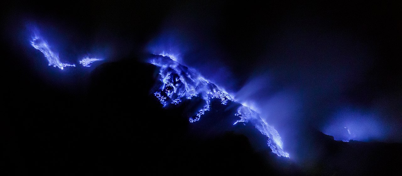 Fuoco blu del vulcano Kawah Ijen