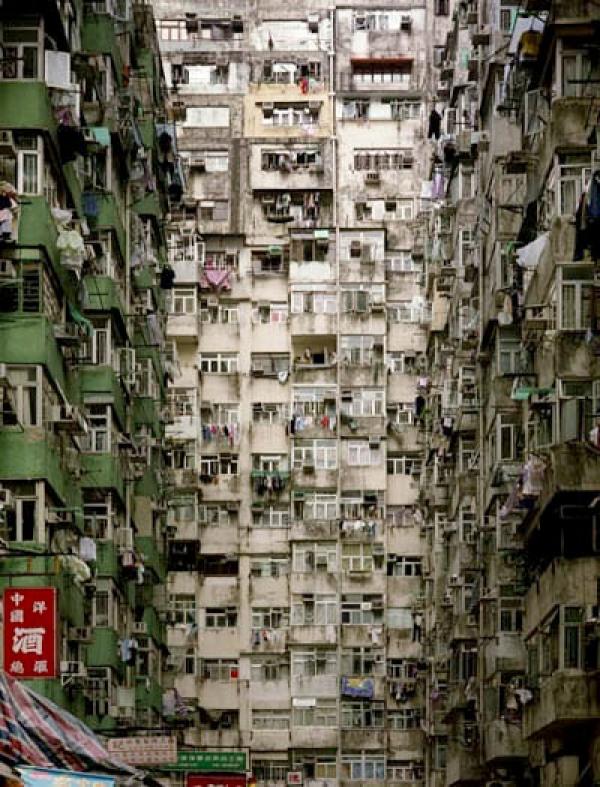 La Città Murata di Kowloon storia dell'area più densamente popolata mai esistita sulla Terra