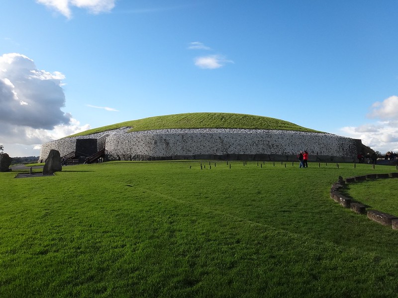 Newgrange fu costruita oltre 5000 anni fa