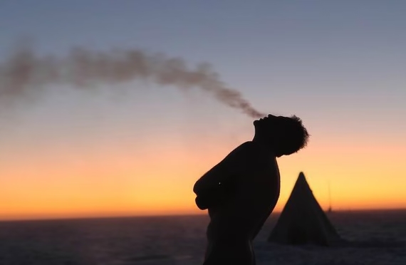 Lo scienziato Sven Lidstrom fotografato nudo al Polo Sud
